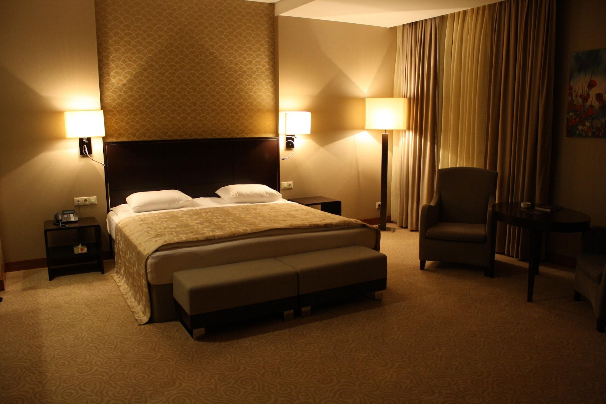 Point Hotel Baku Room photo